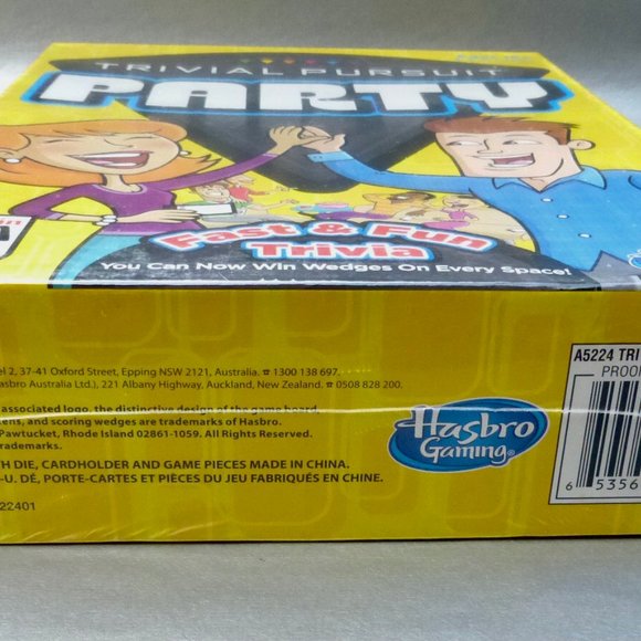 Trivial Pursuit Party Card Game NIB Fun Fast 16+ - Picture 6 of 8
